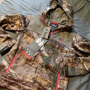Brand new XS outer layer c tech hoodie zip. Real tree